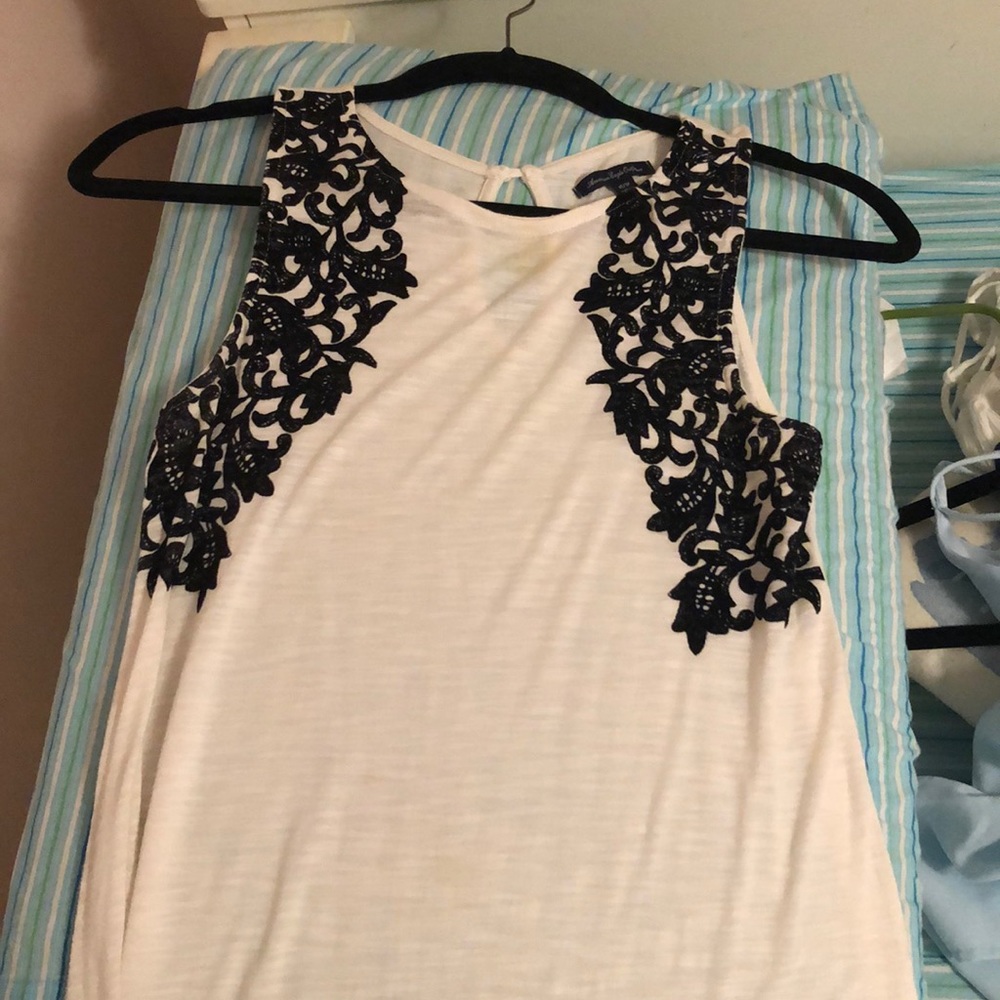 Black and white top!!